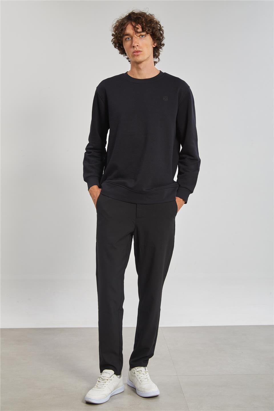 Bisiklet Yaka Logolu Erkek Sweatshirt - Siyah