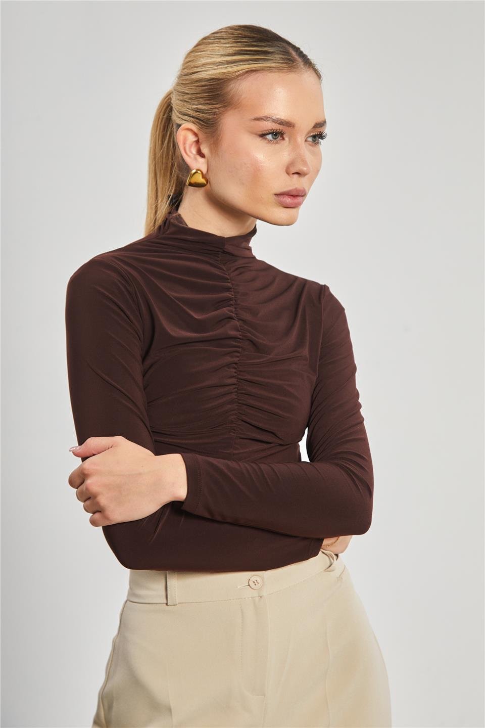 Dik yaka önü büzgülü bluz-13747 Kahve