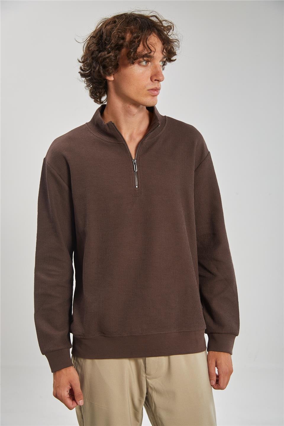 Dik Yaka Yarım Fermuarlı Erkek Sweat - Kahve
