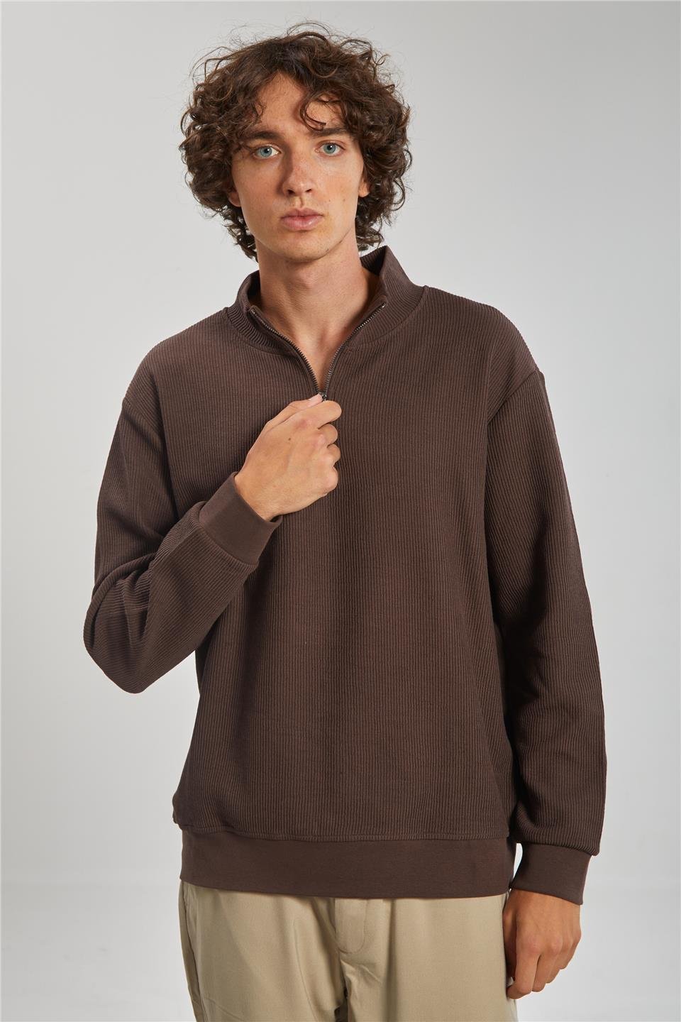 Dik Yaka Yarım Fermuarlı Erkek Sweat - Kahve