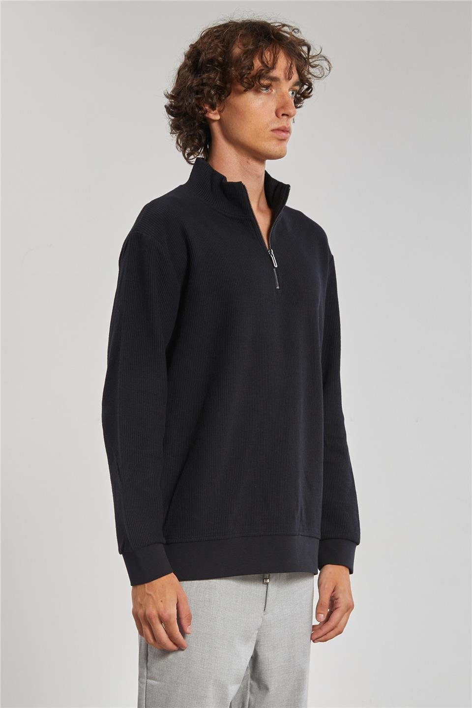 Dik Yaka Yarım Fermuarlı Erkek Sweat - Siyah