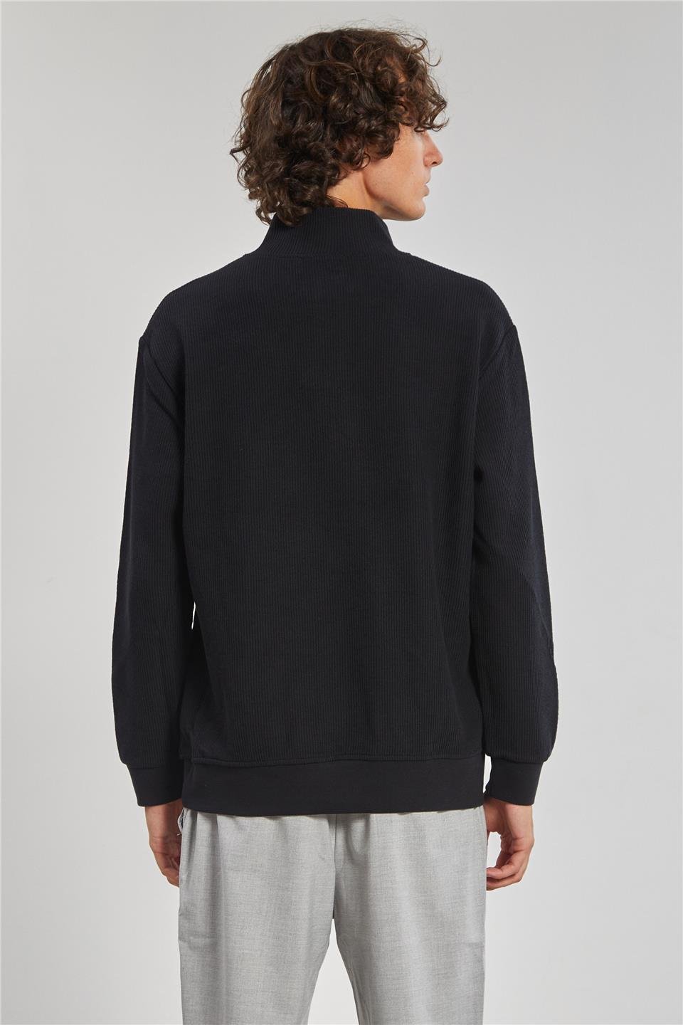 Dik Yaka Yarım Fermuarlı Erkek Sweat - Siyah