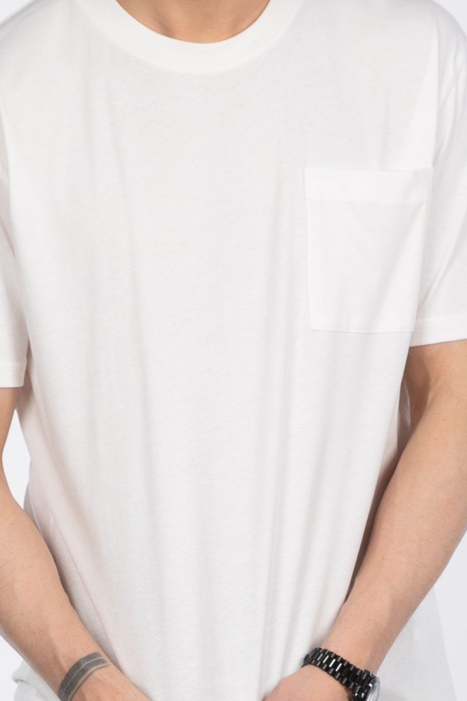 Göğüs cepli relax fit t-shirt-2271 Beyaz