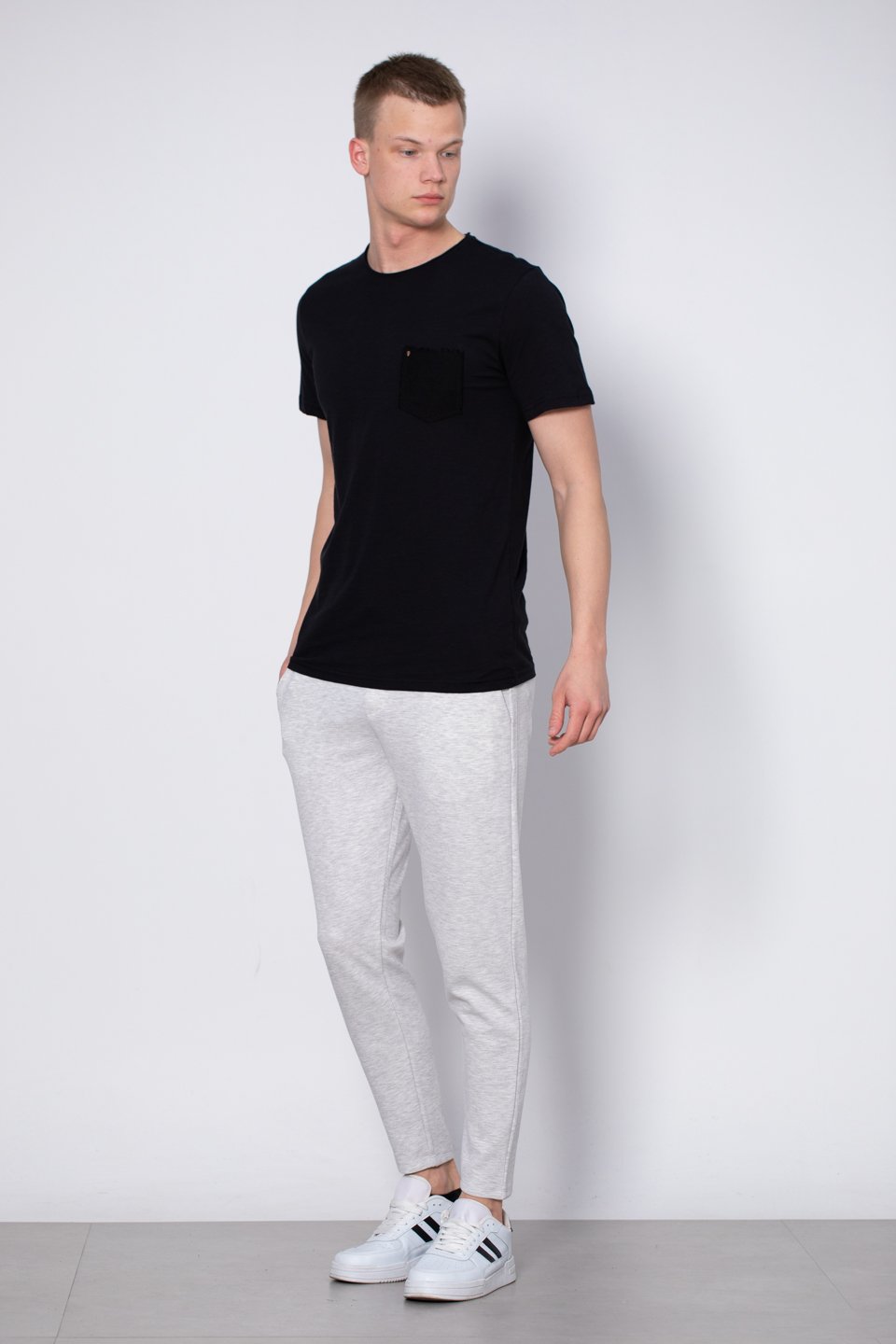 Göğüs cepli t-shirt-2000 Siyah