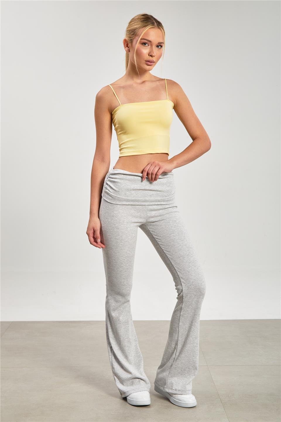 Göğüs pedli askılı atlet-1010 Sarı