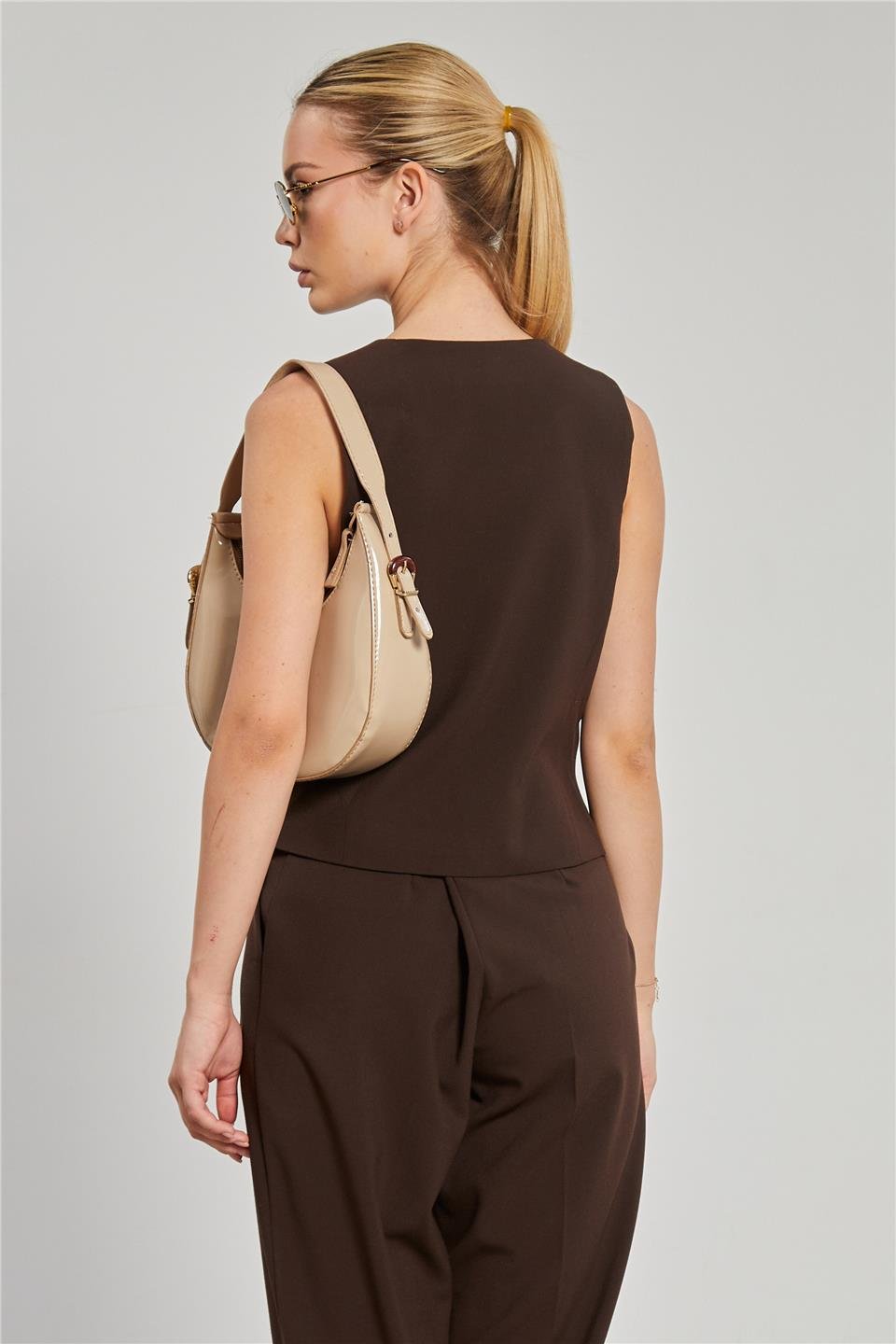 Kadın Cep Kapaklı Poliviskon Yelek - Kahve