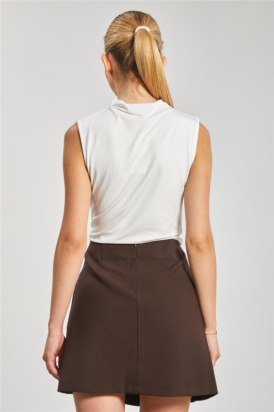 Kadın Dik Yaka Sıfır Kol Body - Ekru