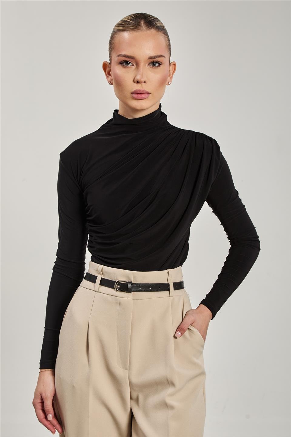 Kadın Drapeli Uzun Kollu Bluz - Siyah