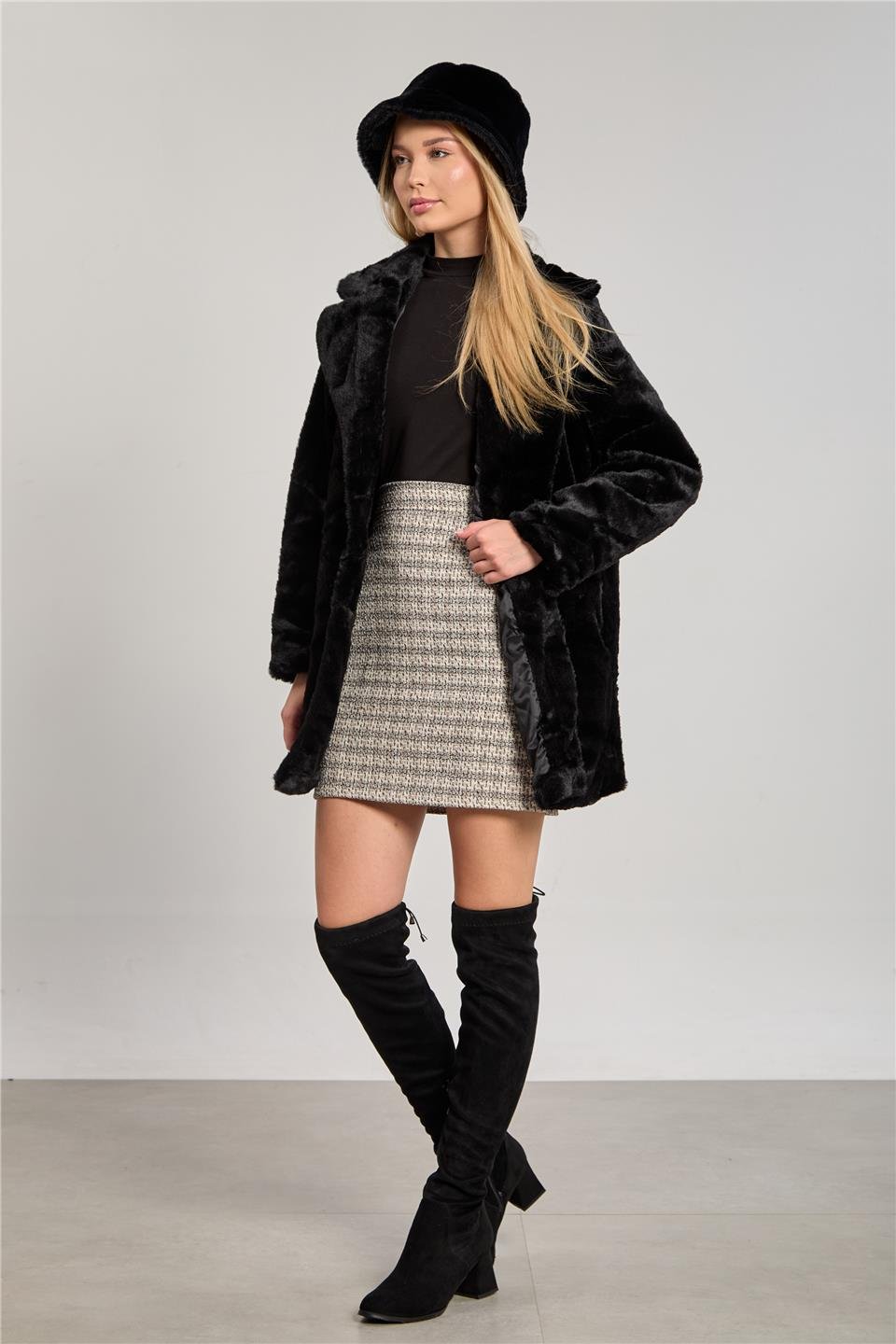 Kadın Kruvaze Yaka Peluş Mont - Siyah