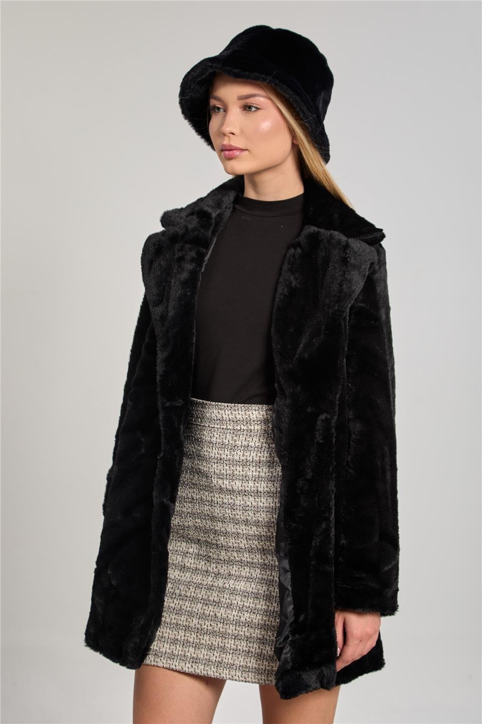 Kadın Kruvaze Yaka Peluş Mont - Siyah
