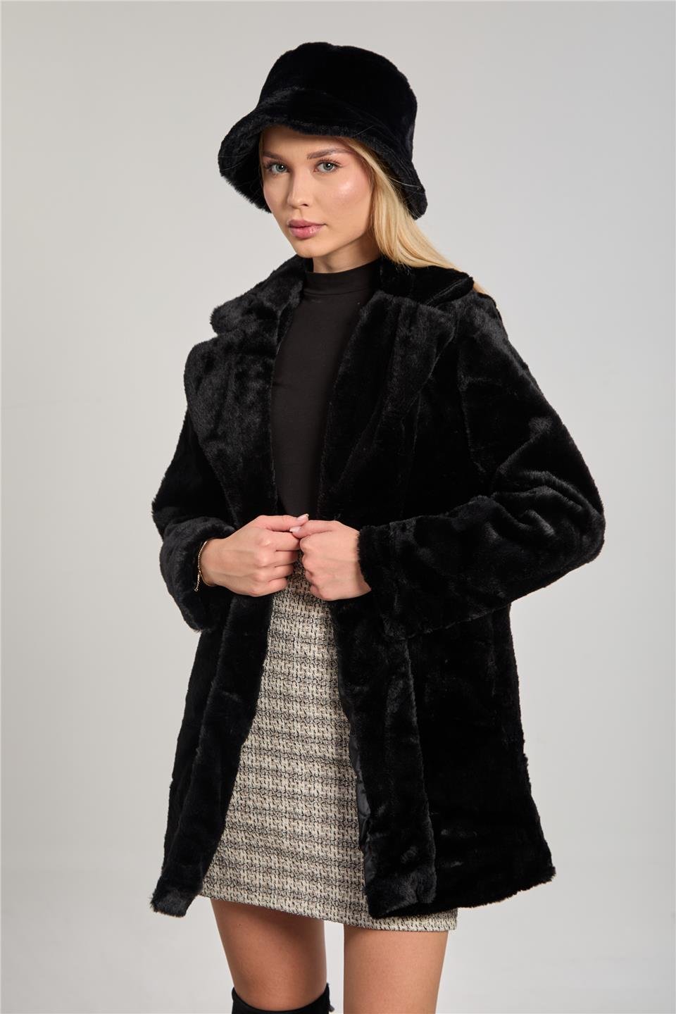 Kadın Kruvaze Yaka Peluş Mont - Siyah