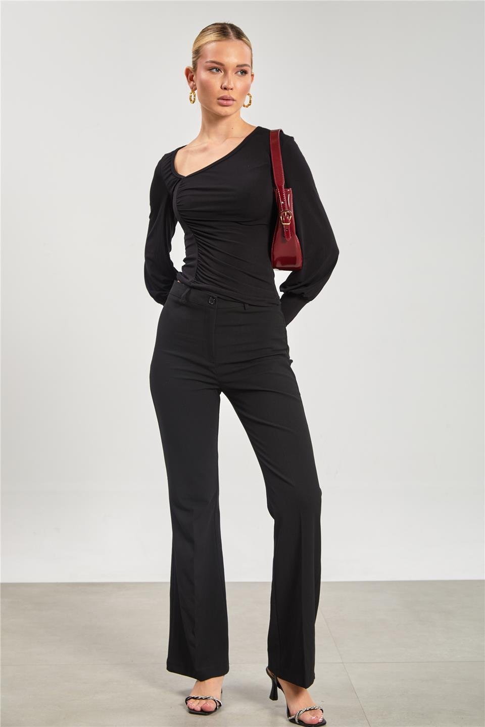 Kadın Yan V Yaka Büzgülü Bluz - Siyah