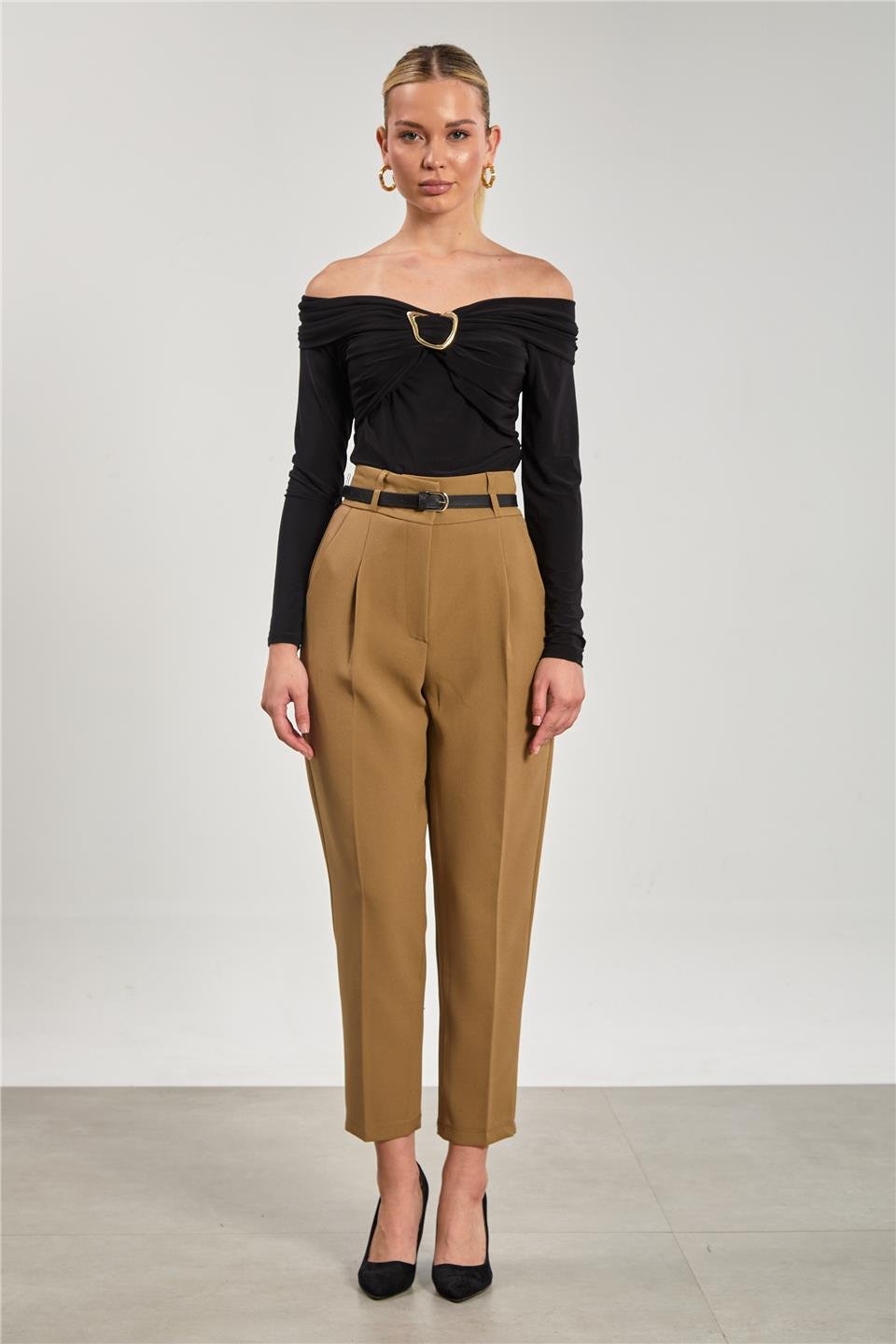 Madonna yaka tokalı bluz-13890 Siyah