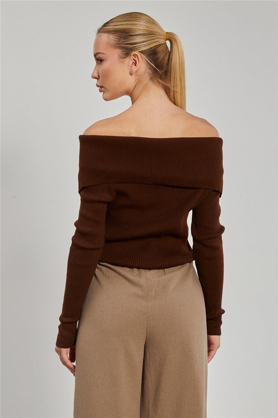 Madonna yaka triko body-6303 Acı Kahve