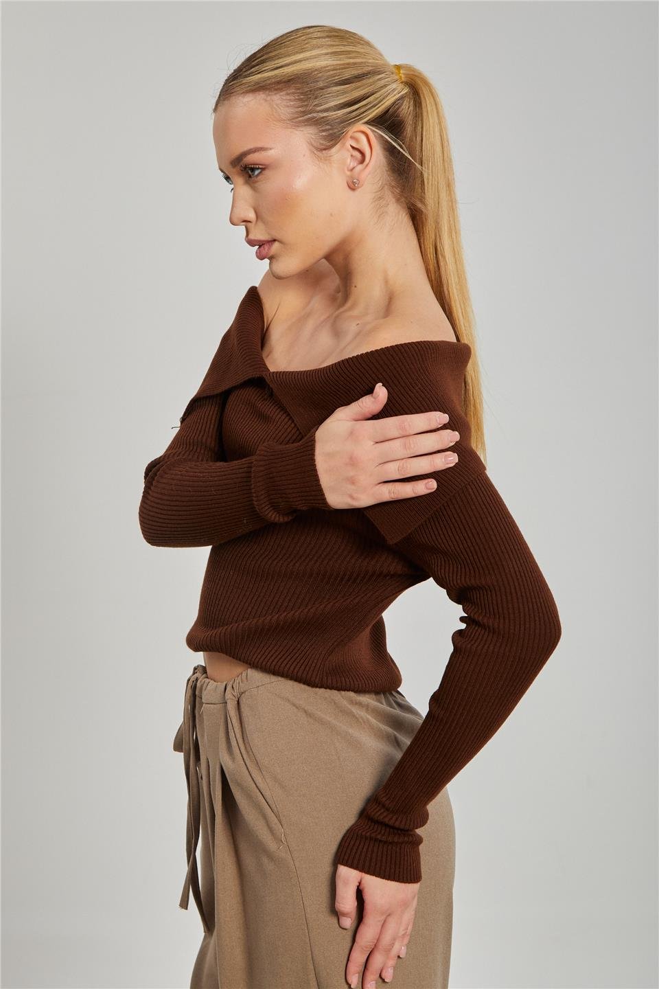 Madonna yaka triko body-6303 Acı Kahve