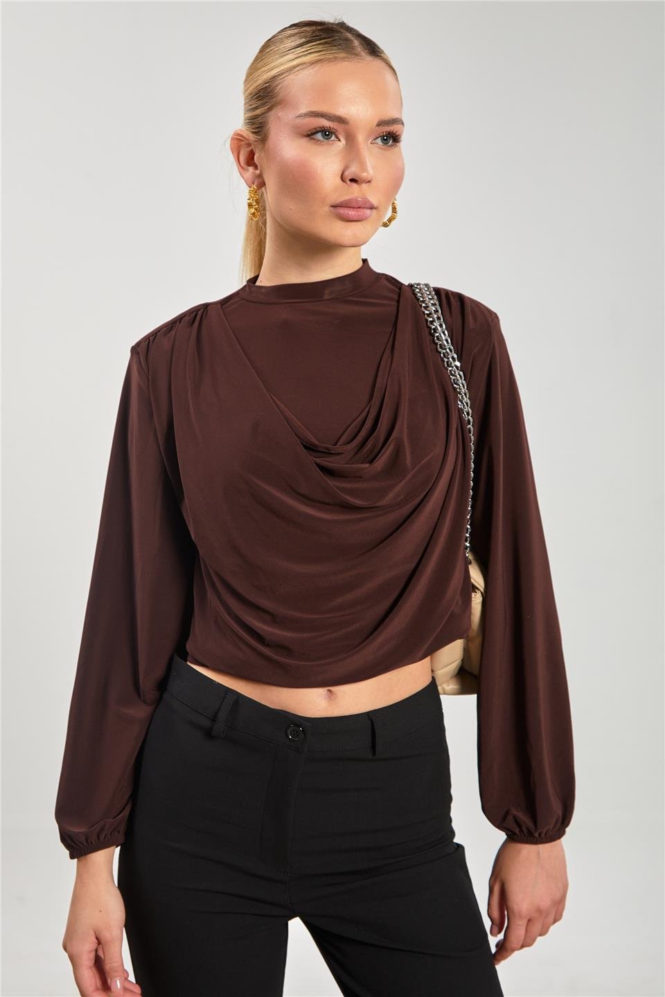 Omuz vatkalı degaje yaka bluz-13660 Kahve