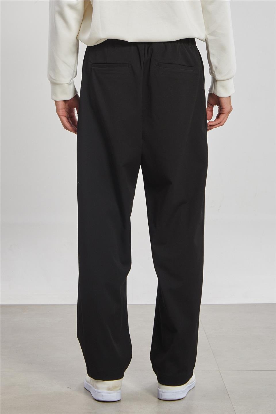 Önü Pile Detaylı Erkek Pantolon - Siyah