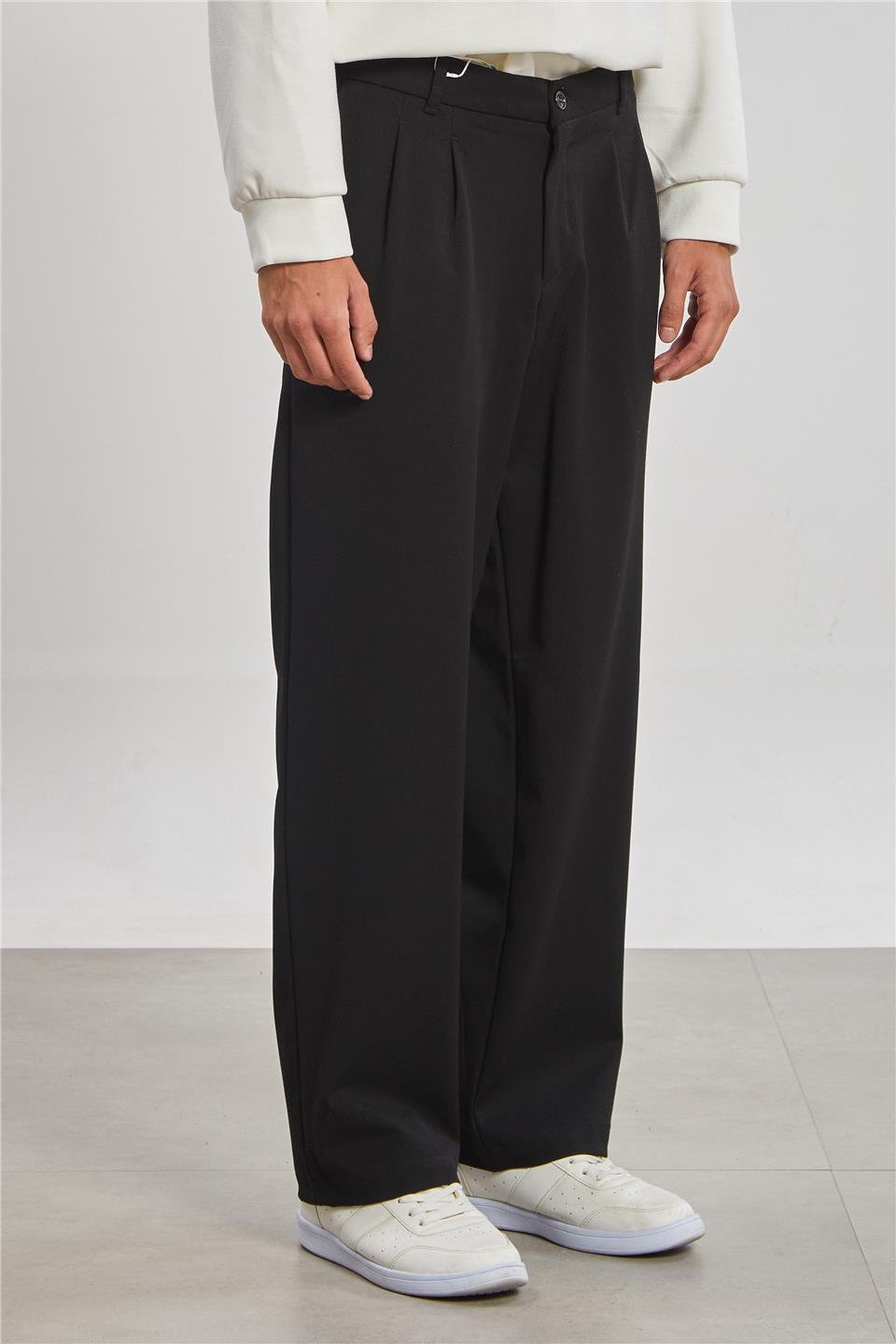 Önü Pile Detaylı Erkek Pantolon - Siyah