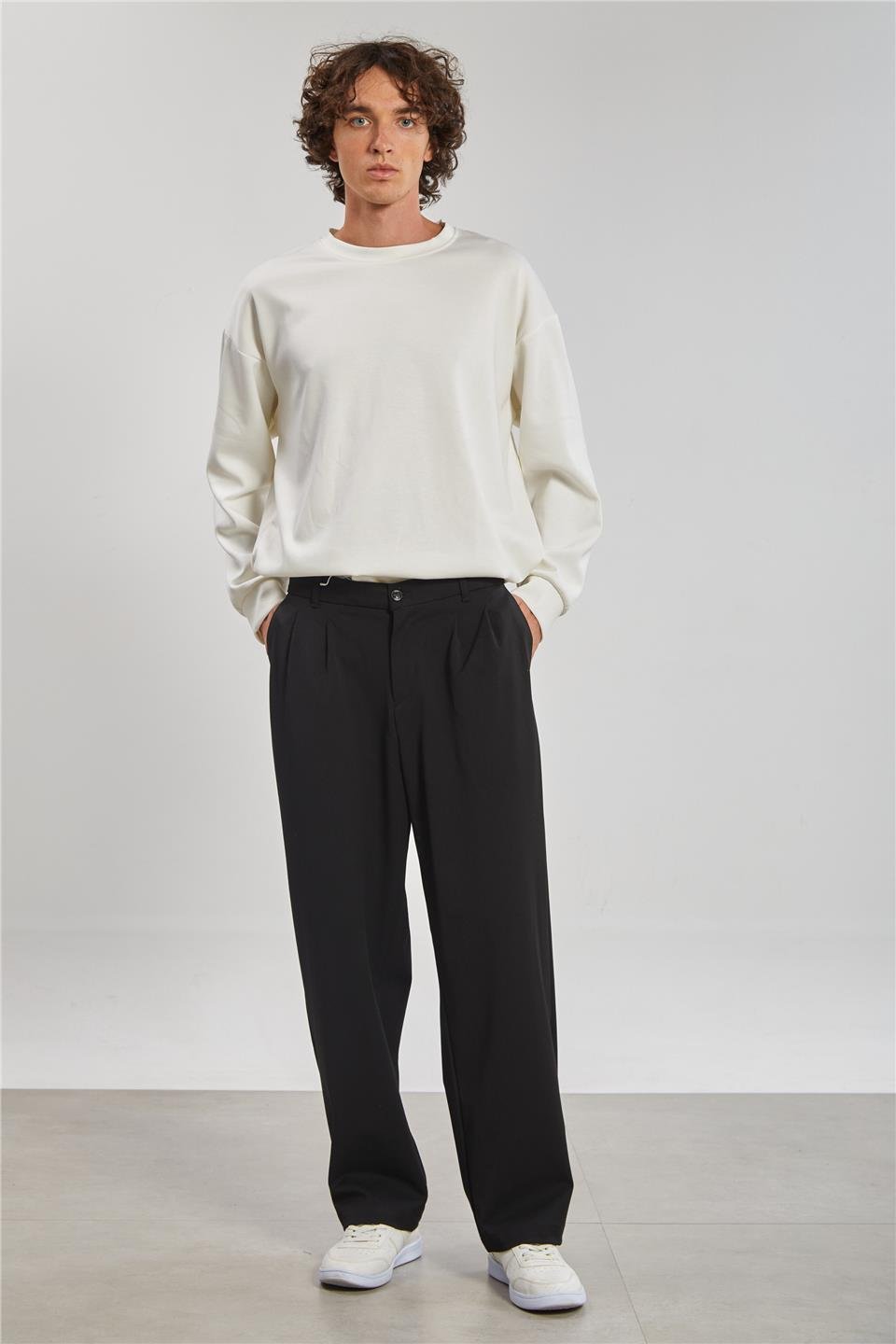 Önü Pile Detaylı Erkek Pantolon - Siyah
