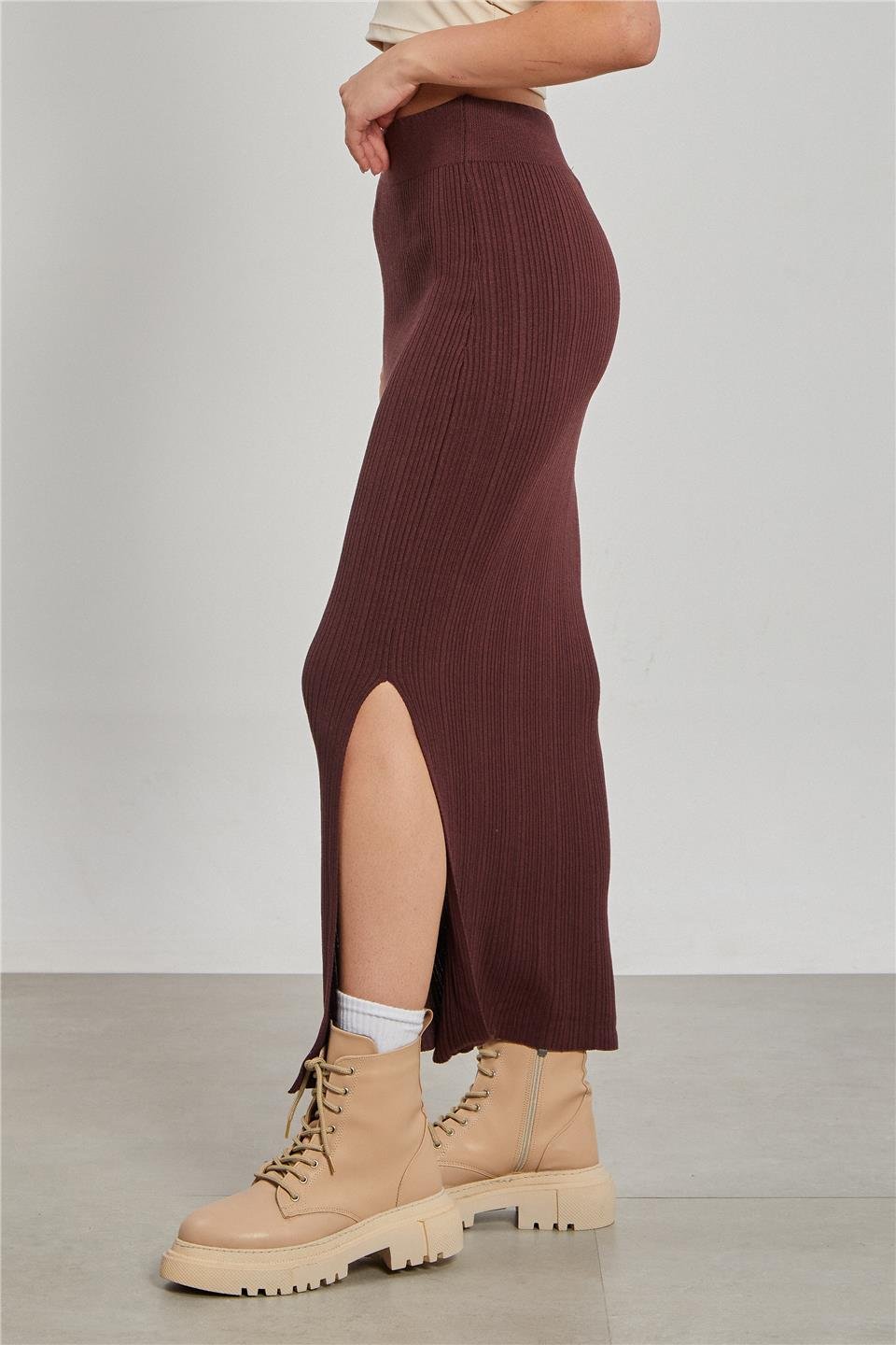 Triko yırtmaçlı etek-6641 Kahve