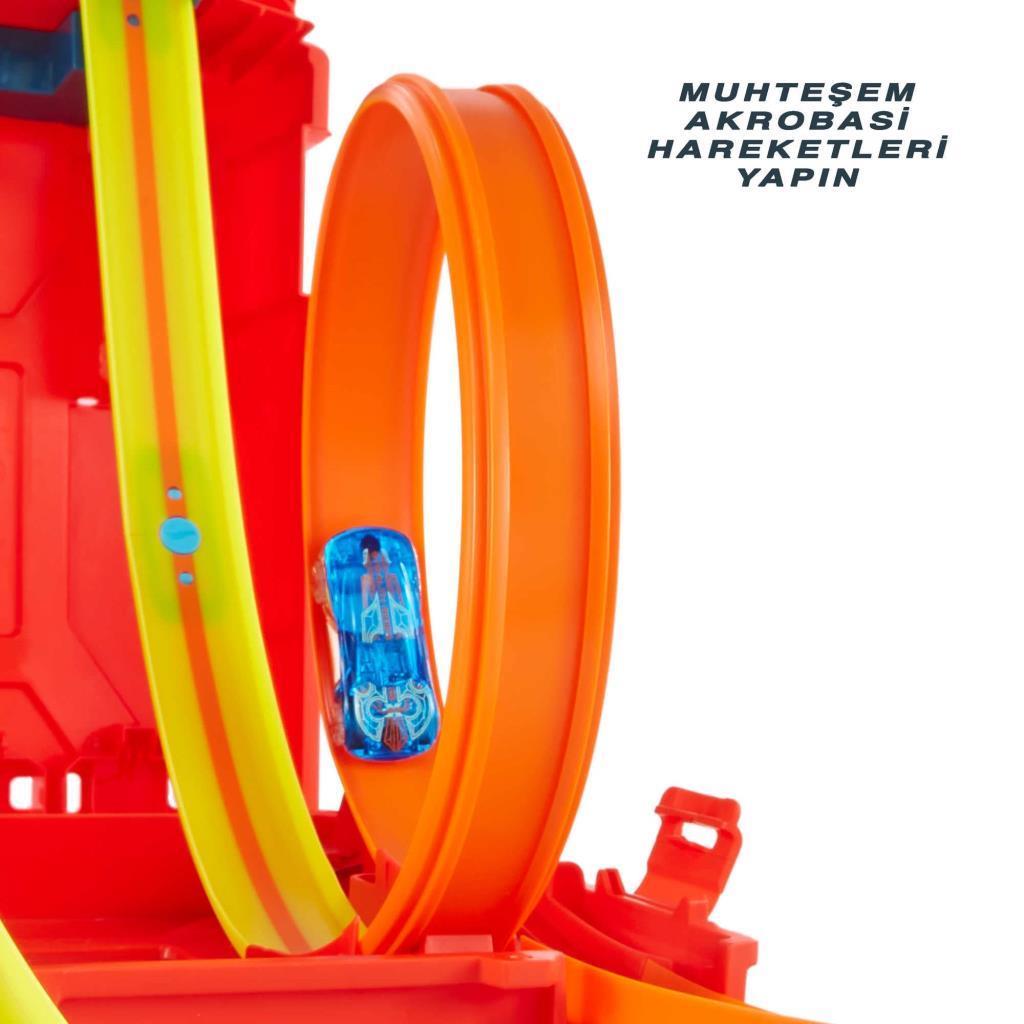 HOTWHEELSHot Wheels Track Builder Benzin Bidonu Akrobasi Seti, Akrobasi ve Yarış Maceraları Için Pist Inşa Seti, Oyuncak Araba ve Pist Saklama Kutusu, Diğer Setlere Bağlanabilir, 6 Yaş ve Üzeri HDX78