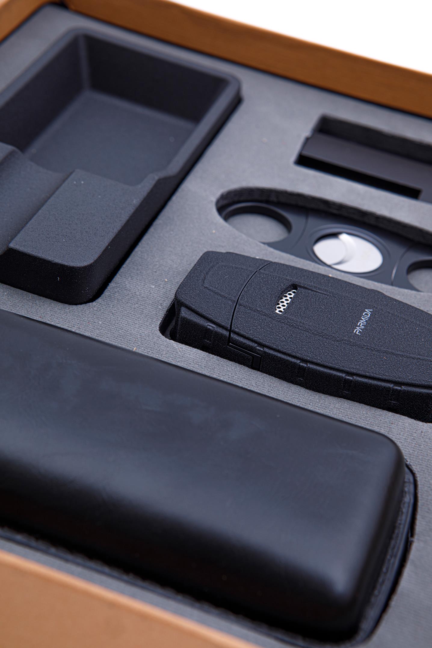 TR8388,Parmida Çakmak Kesici Kılıf Küllük Sehpa Beşli Siyah Puro Seti