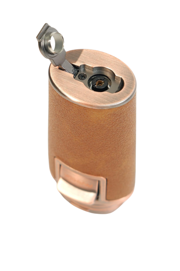 TR9616,Parmida Çift Torch Pürmüz Delicili Gövdesi Deri Bronz Metal Puro Çakmağı