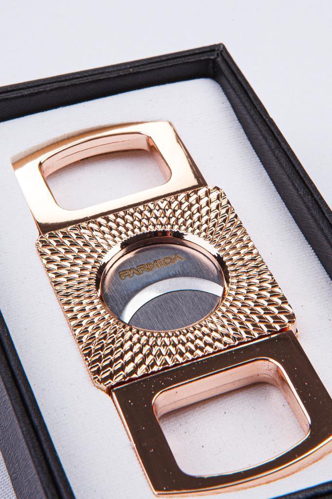 TR6805,Parmida Gold İşlemeli Puro Makası Kesici