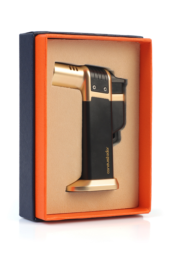 CNQ-039,Conquistador Tek Torch Pürmüz Gold Siyah Masa Tipi Plastik Puro Çakmağı