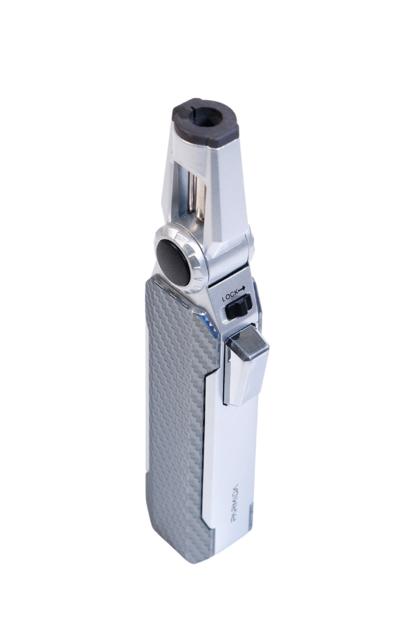 TR9244,Parmida Tek Torch Pürmüz Oynar Başlıklı Karbon Desenli Gümüş Masa Tipi Metal Puro Çakmağı