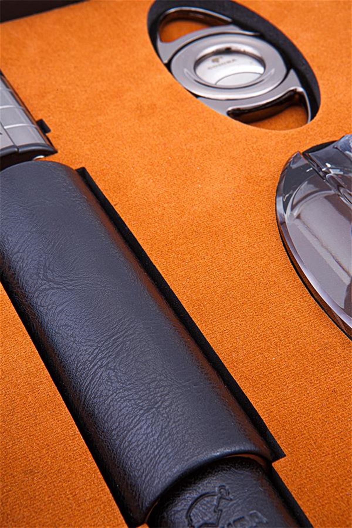 TR4864,Cohiba Çakmak Kılıf Küllük Kesici Dörtlü Siyah Puro Seti