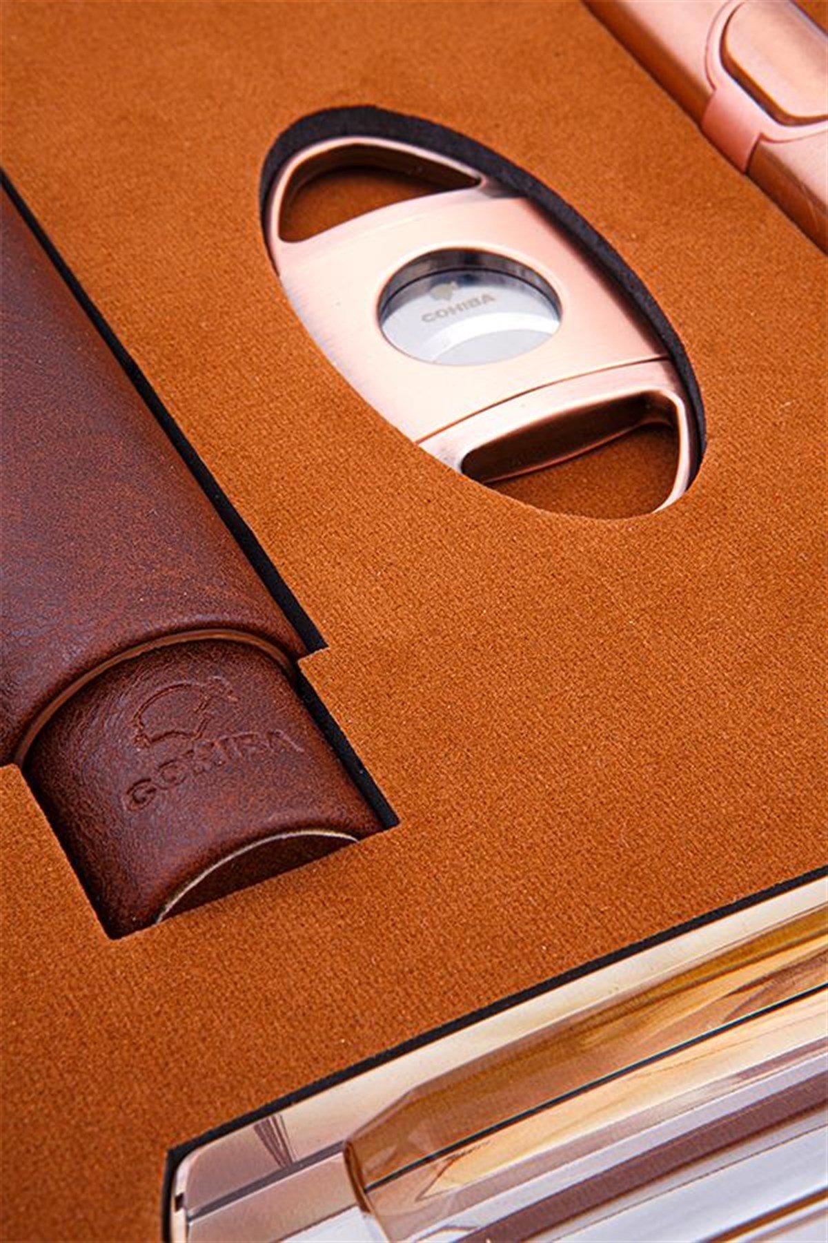 TR4863,Cohiba Çakmak Kılıf Küllük Kesici Dörtlü Bronz Puro Seti