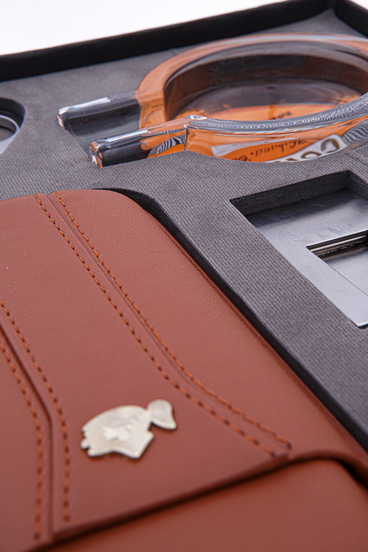 TR4806,Cohiba Masa Tipi Çakmak Kesici Küllük Sehpa Kılıf Beşli Çok Renkli Puro Seti