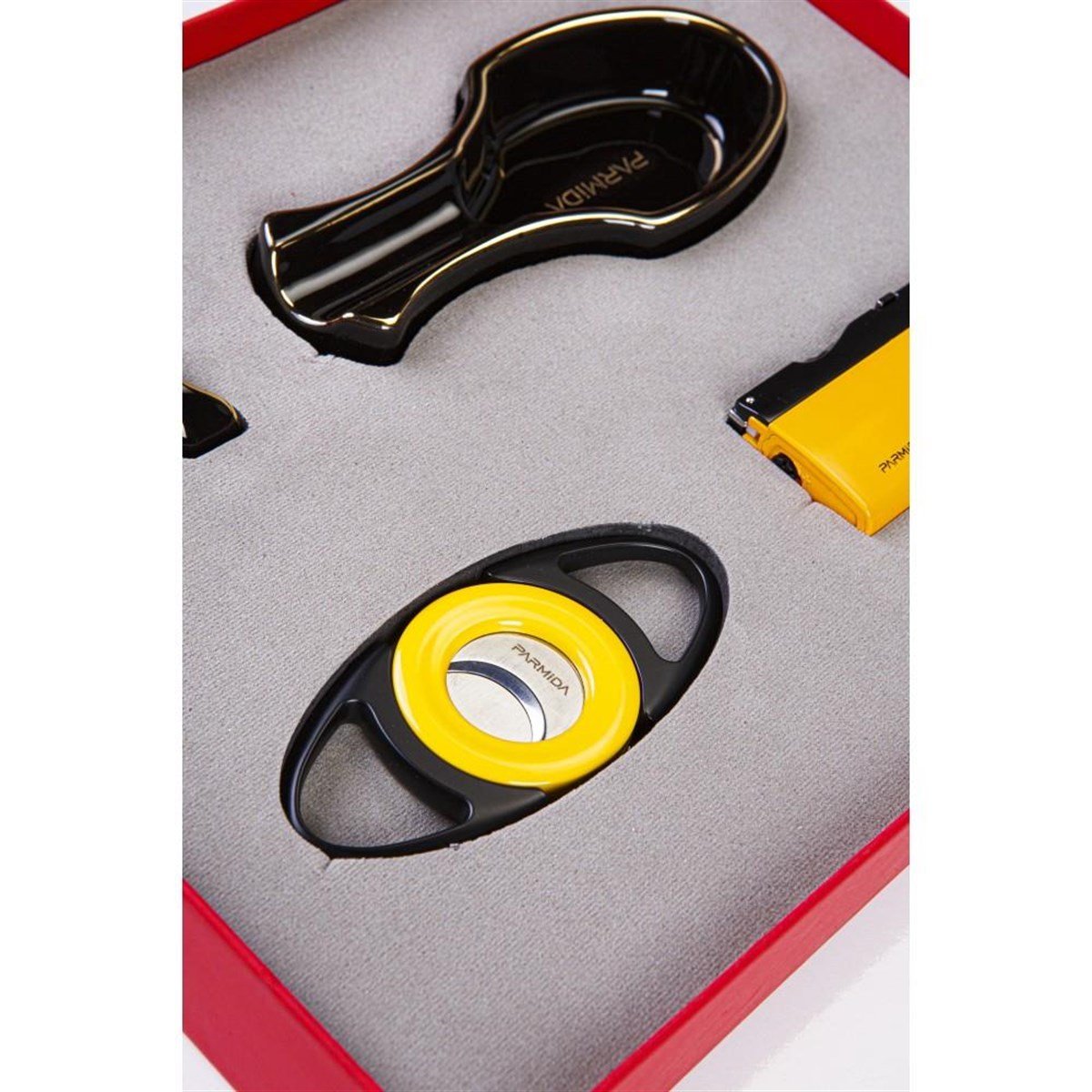 TR4468,Parmida Çakmak Kesici Küllük Tutucu Dörtlü Puro Seti