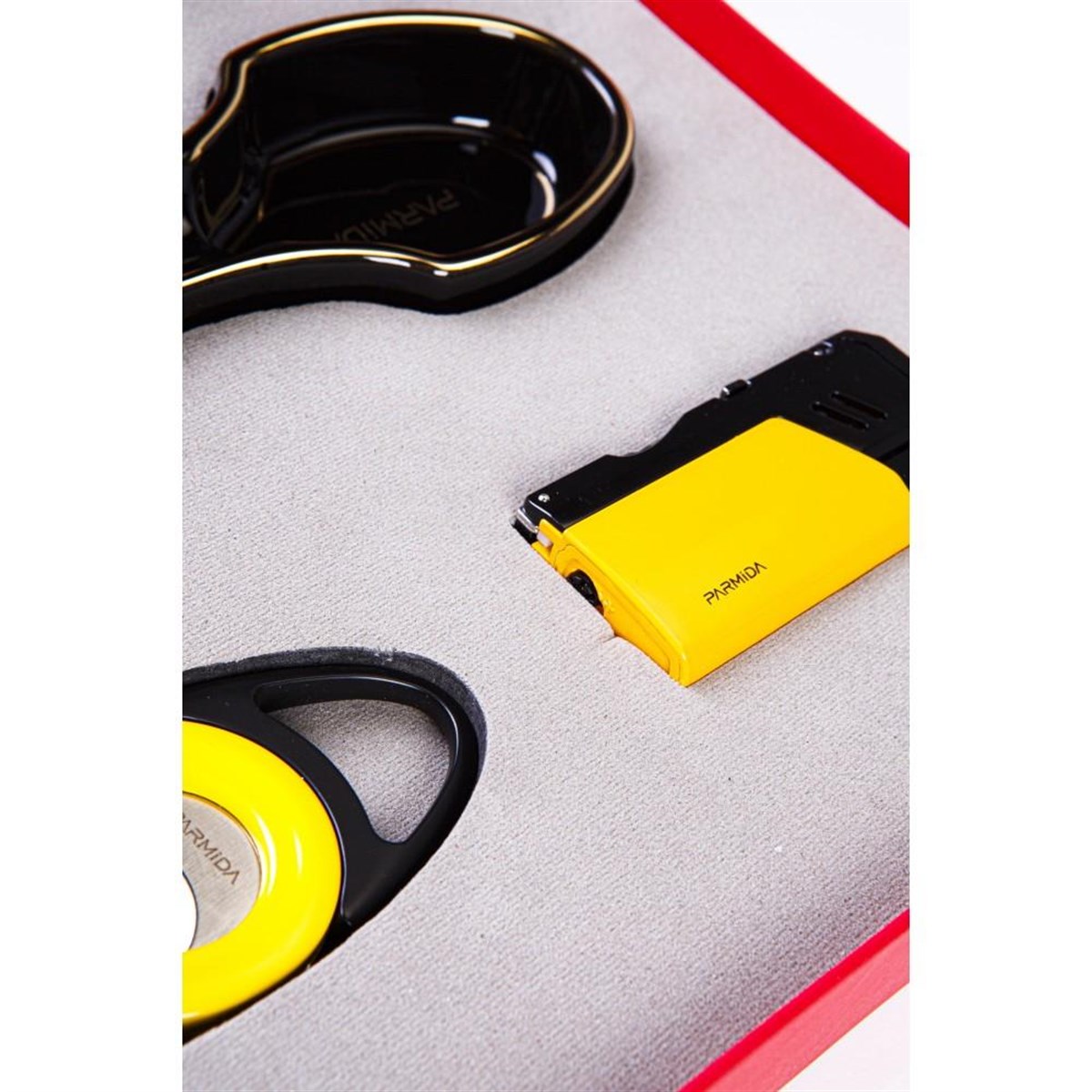 TR4468,Parmida Çakmak Kesici Küllük Tutucu Dörtlü Puro Seti