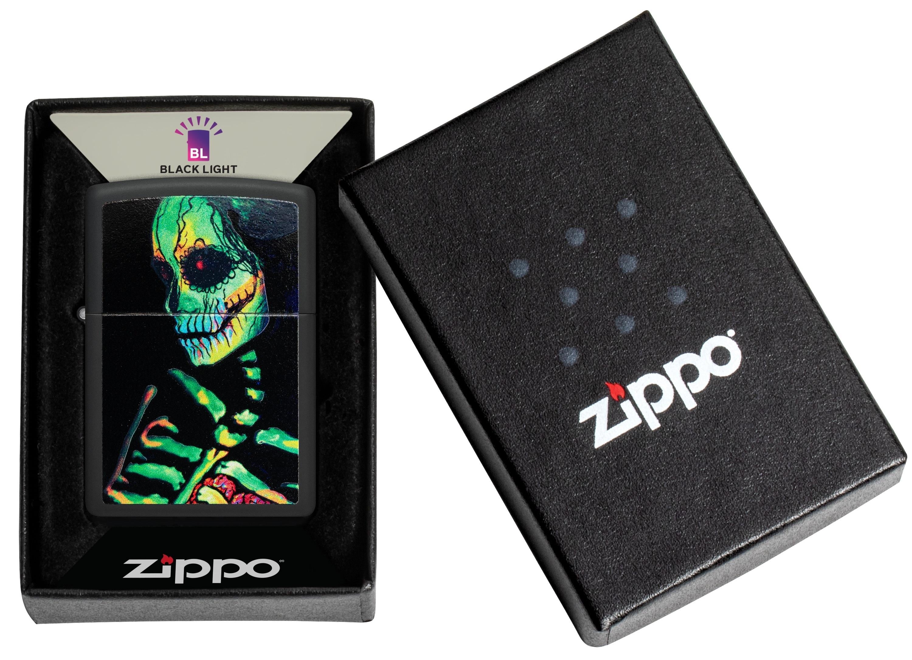 TR8504,Zippo Çakmak 218 Glowing Skull Design 48761-109141
