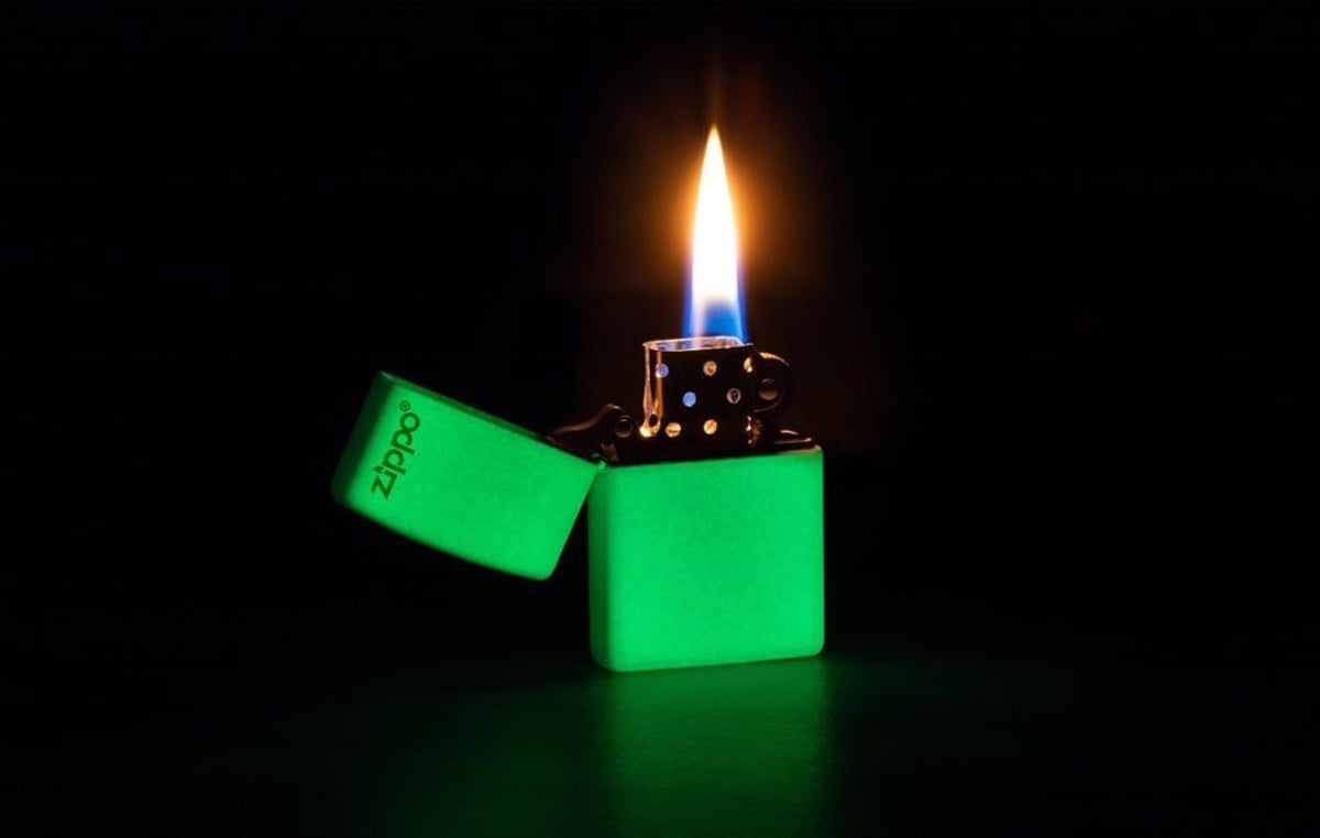 TR4536,Zippo Çakmak Glow in Dark Zippo Logo 49193ZL-087043