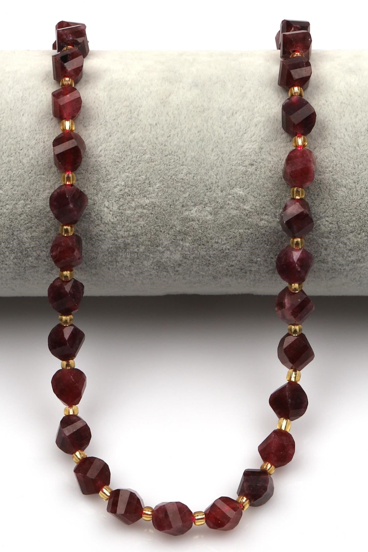 Bordo Renkli Kuvars Doğal Taş Dizi 6 x 8 mm Burgu Kesim