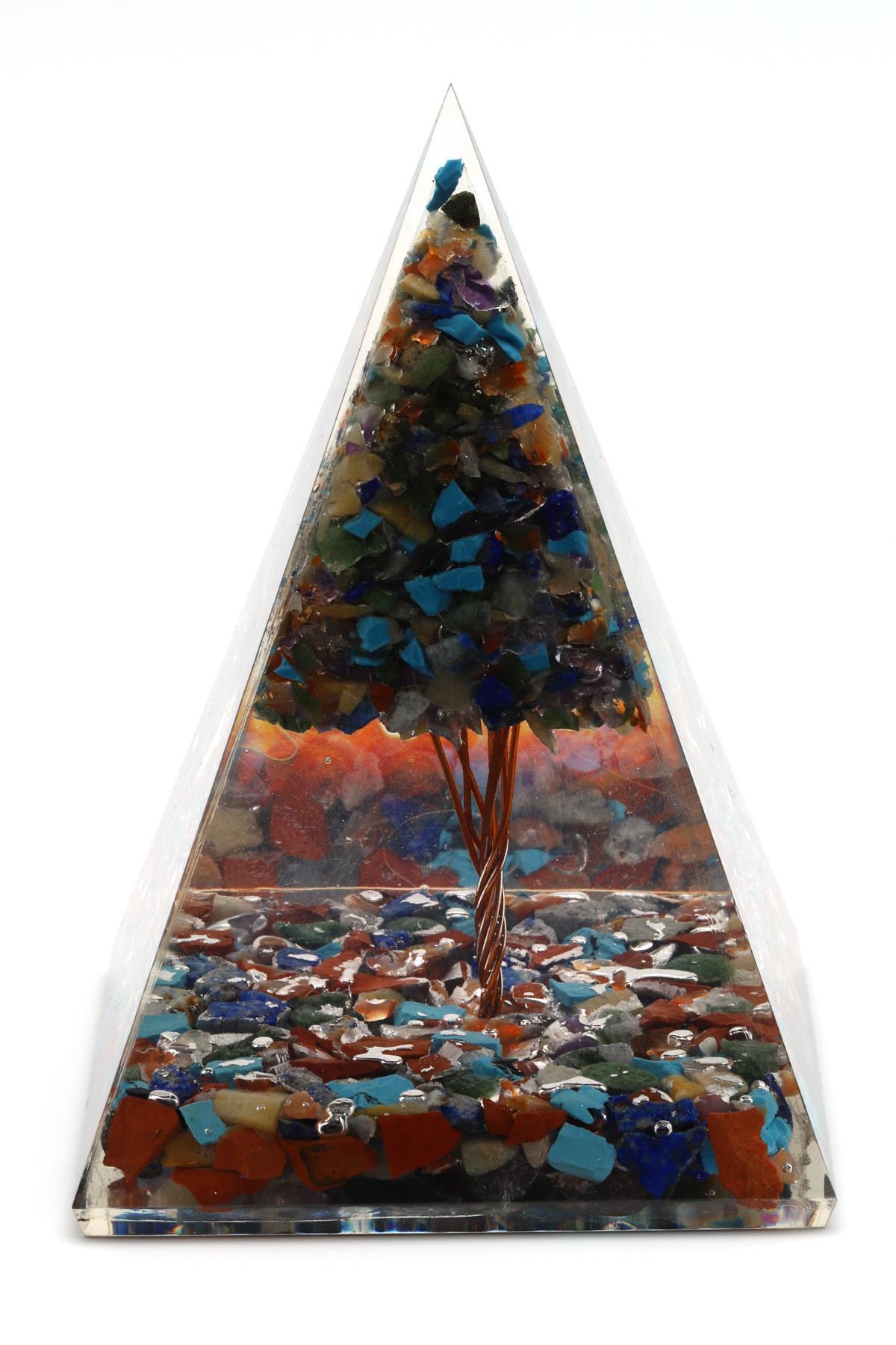 Çakra Taşından Orgonit Piramit