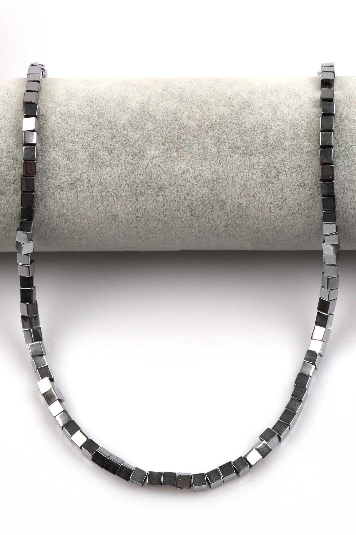 Hematit Dizi 4 mm Küp Kesim