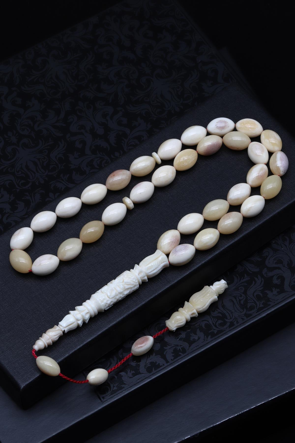 İmame Oymalı Usta İşçilikli Kemik Tesbih 9 x 13 mm Arpa Kesim