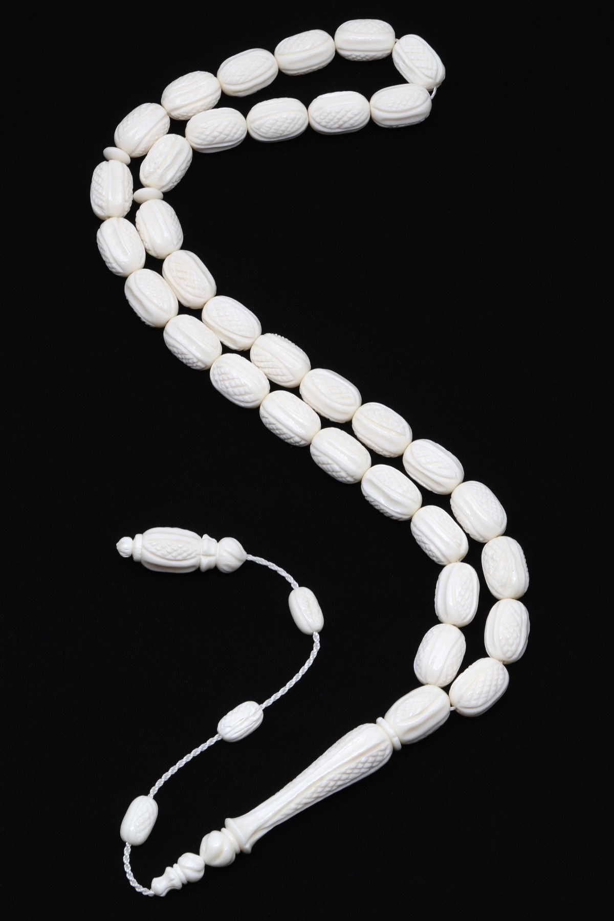 Kalem İşçilikli Kemik Tesbih 8 x 13 mm Kaspül Kesim - T-1658