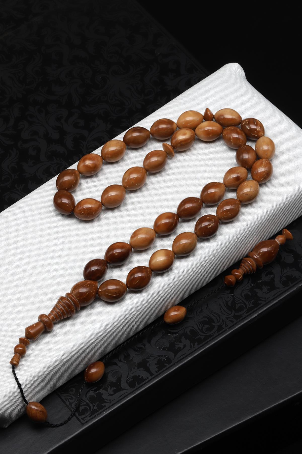 Usta İşçilikli İmame Oymalı Kuka Ağacı Tesbih 8 x 12 mm Arpa Kesim
