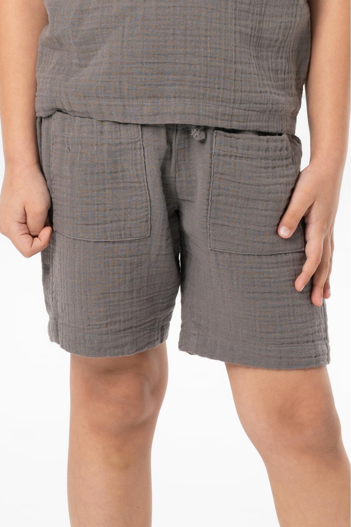 Batı Cep Detaylı Yazlık Müslin Çocuk Şort Gri Gri
