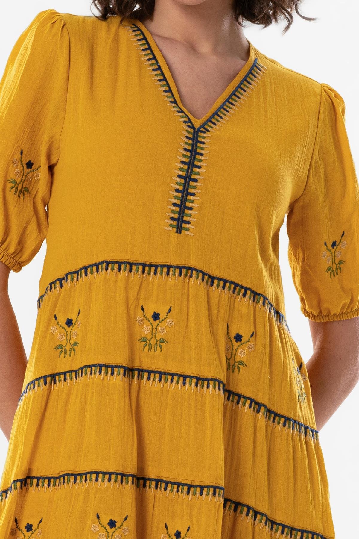 Kısa Kol Vual Nakışlı V Yaka Reyhan Uzun Yazlık Otantik Elbise Hardal Hrd