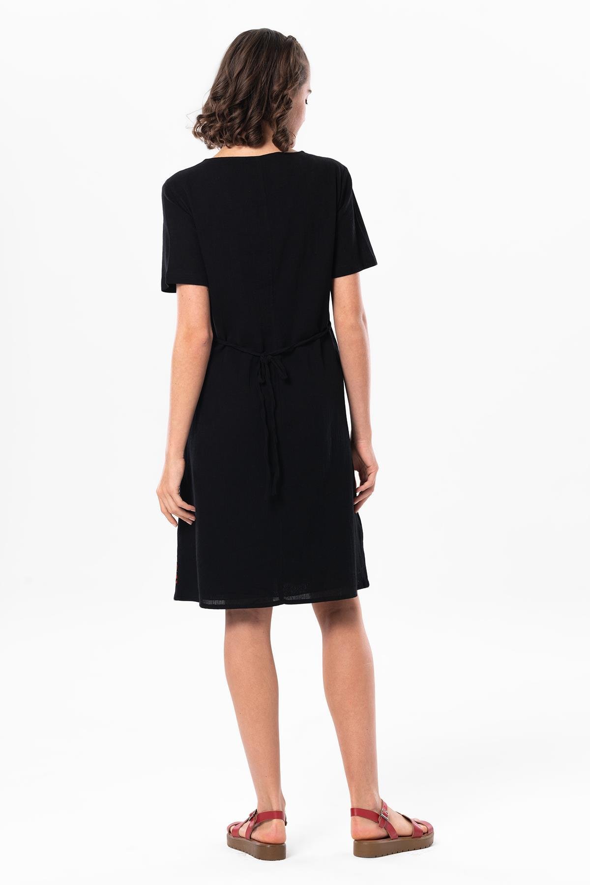 Kolsuz Şile Bezi Kruvaze Yaka Nakışlı Tülin Midi Boy Yazlık Otantik Elbise Siyah Syh