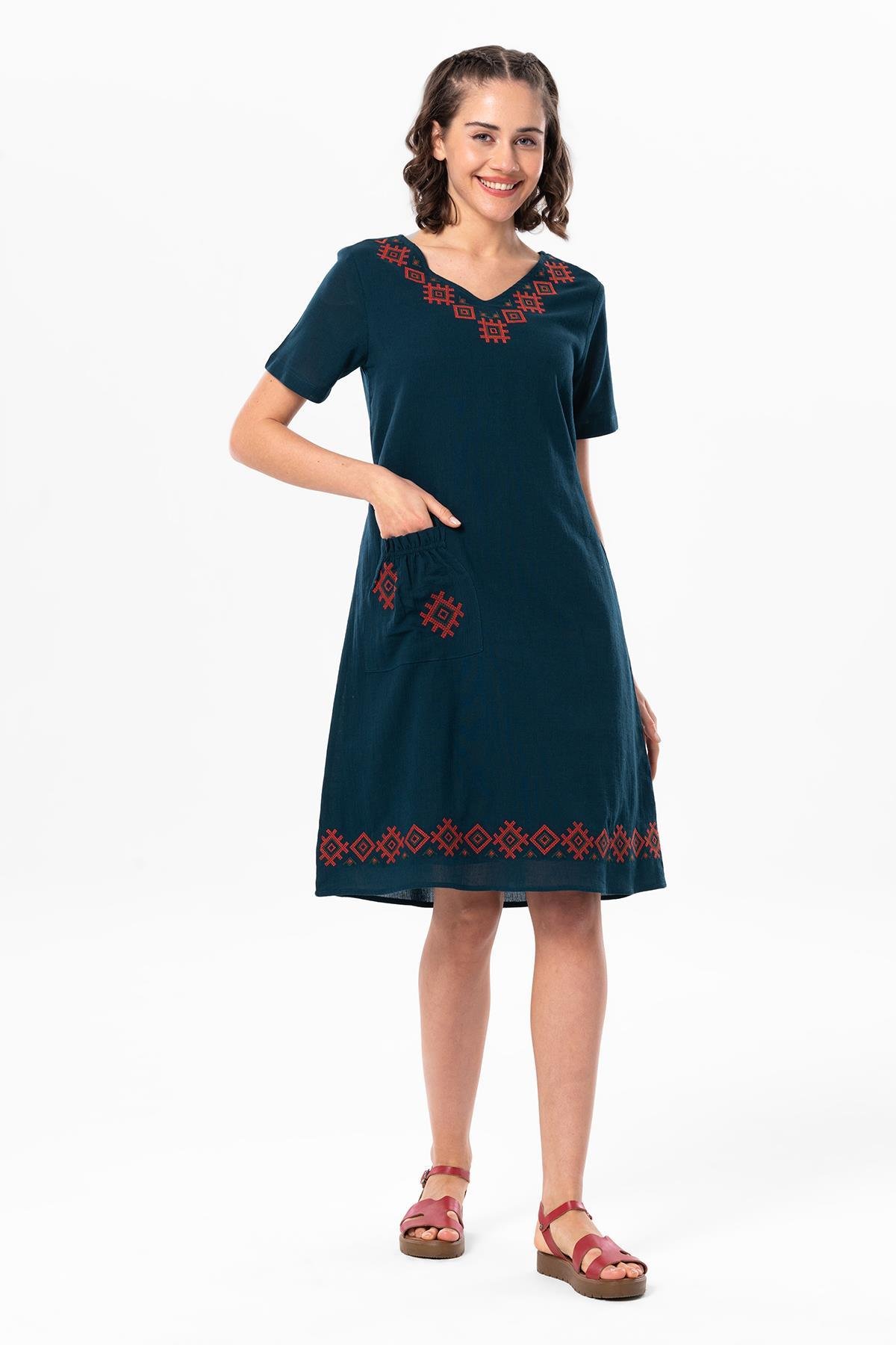 Kolsuz Şile Bezi Kruvaze Yaka Nakışlı Tülin Midi Boy Yazlık Otantik Elbise Petrol Ptrl