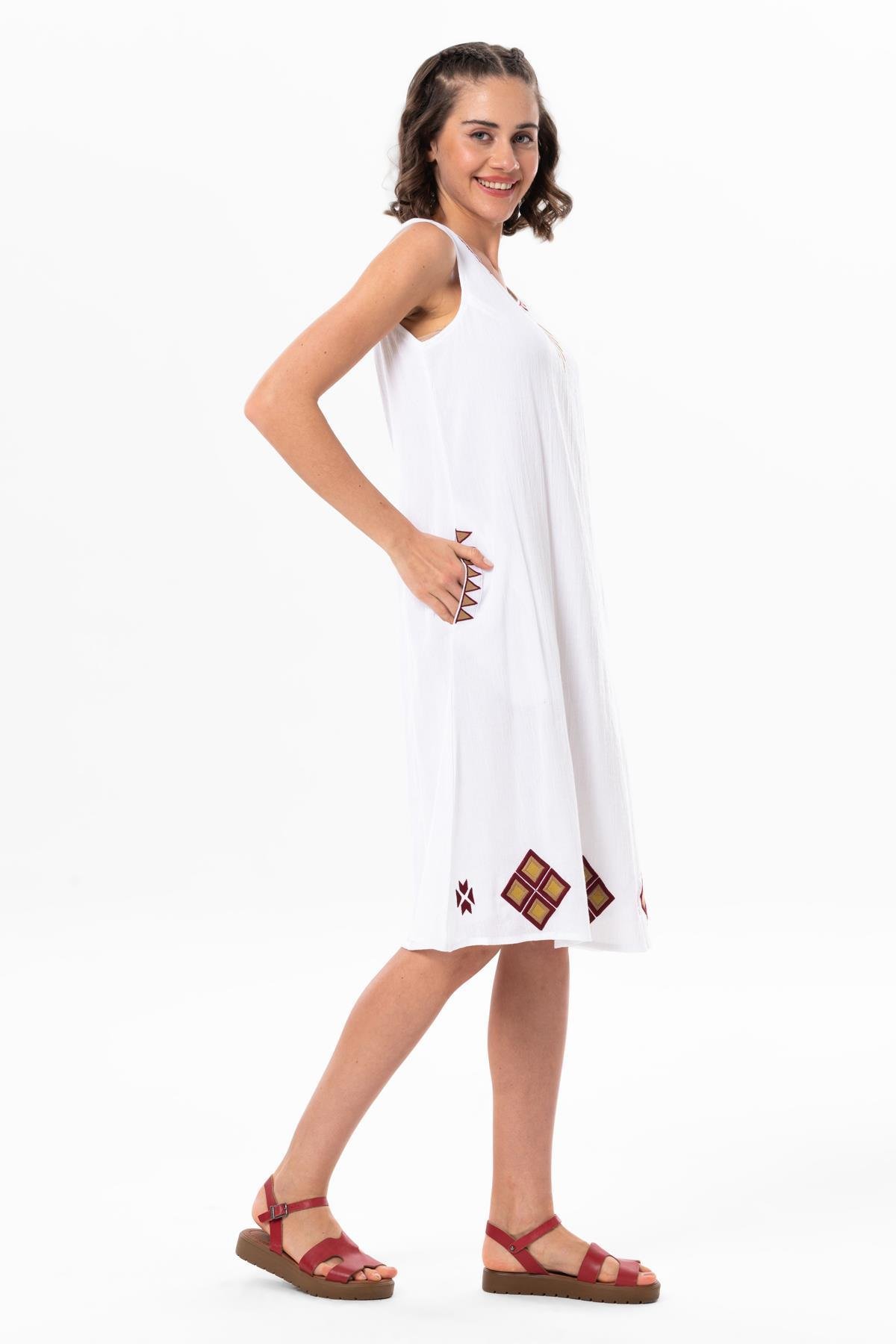 Kolsuz Şile Bezi Lilyum Nakışlı Kısa Yazlık Otantik Elbise Beyaz Byz