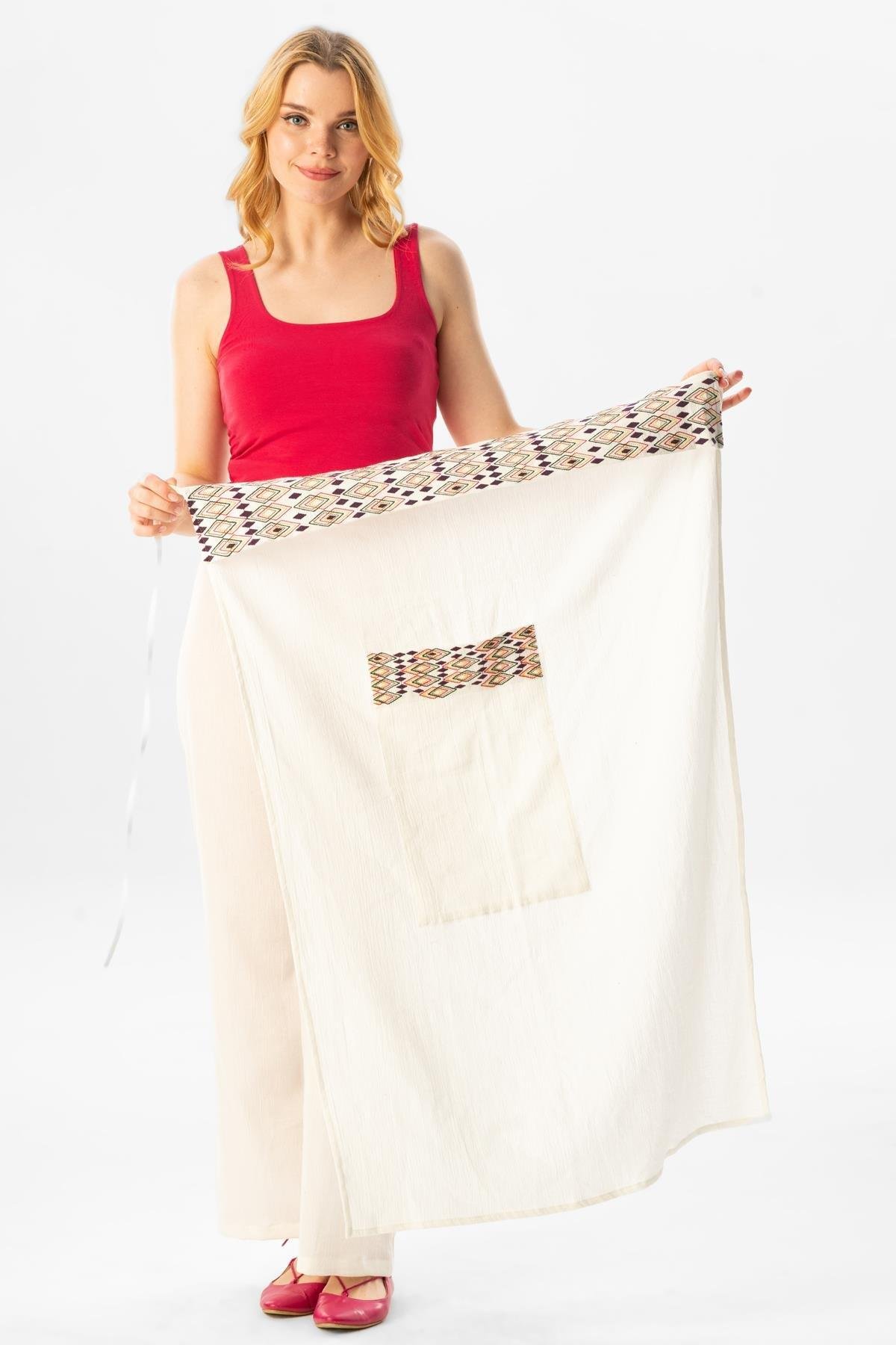 Kumru Şile Bezi Nakışlı Bağlama Detaylı Yazlık Otantik Pantolon Krem Krm