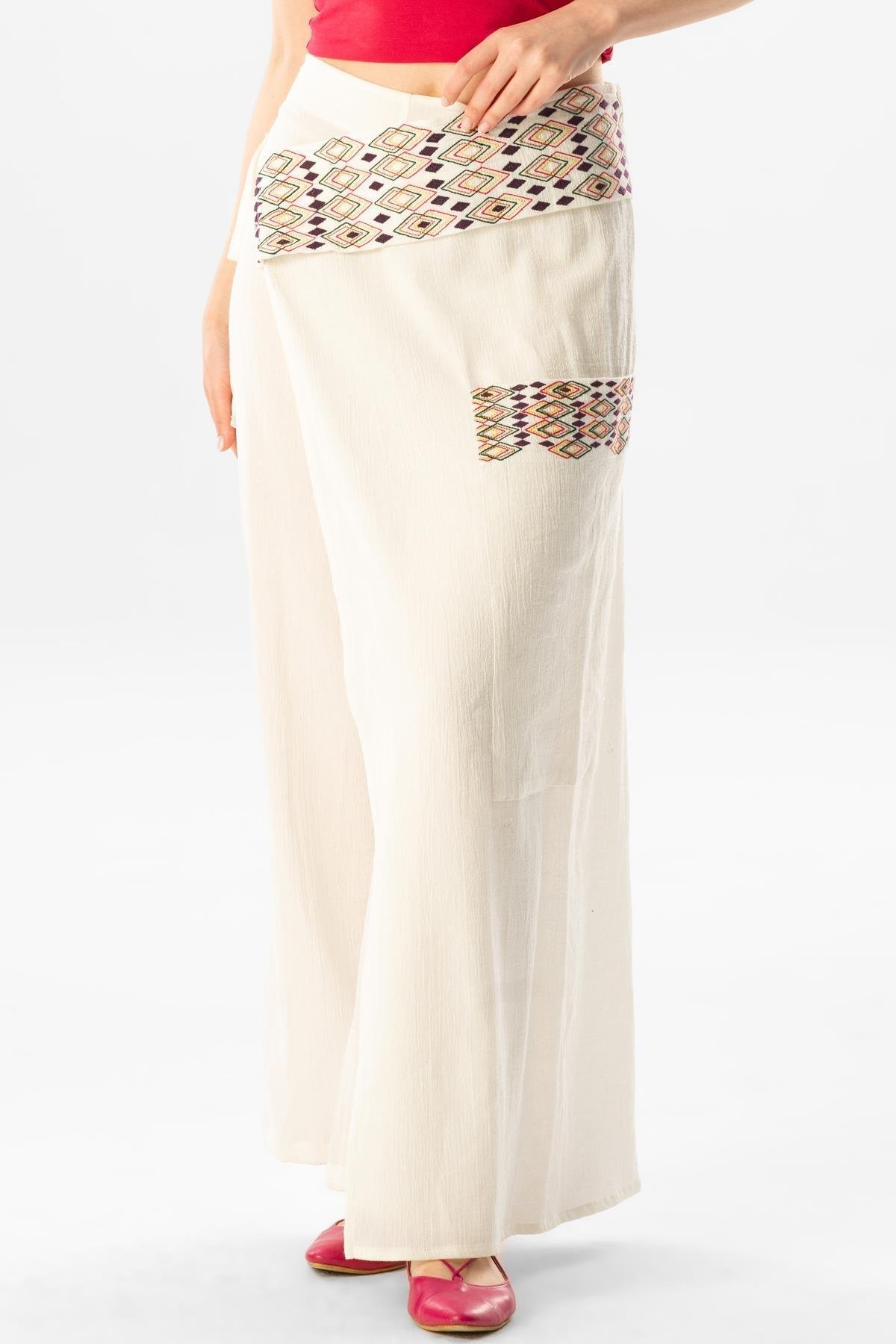 Kumru Şile Bezi Nakışlı Bağlama Detaylı Yazlık Otantik Pantolon Krem Krm